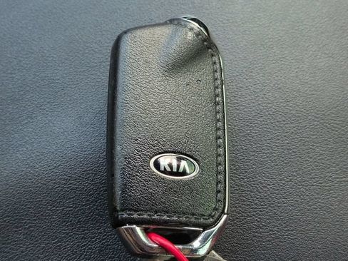 Used 2021 Kia Stinger GT1 RWD image 29