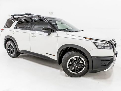 Used 2024 Nissan Pathfinder Rock Creek AWD/4WD image 9