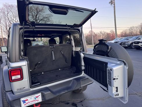 Used 2023 Jeep Wrangler Sport image 35