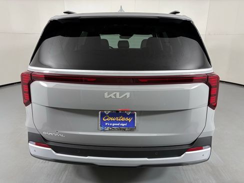 New 2026 Kia Carnival EX FWD image 7