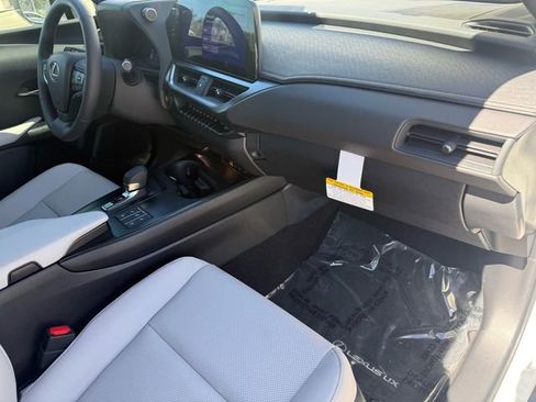 New 2026 Lexus UX 300h FWD image 28