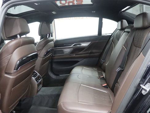 Used 2017 BMW 750i xDrive AWD/4WD image 18