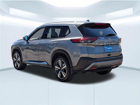 Used 2023 Nissan Rogue SL w/ SL Premium Package image 2