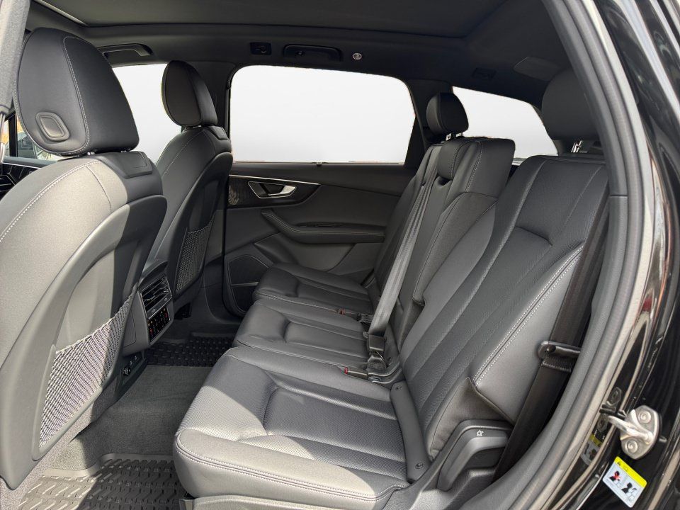 New 2026 Audi Q7 3.0T Premium Plus AWD/4WD image 13