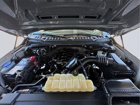 Used 2019 Ford F150 Lariat w/ Equipment Group 502A Luxury AWD/4WD image 8