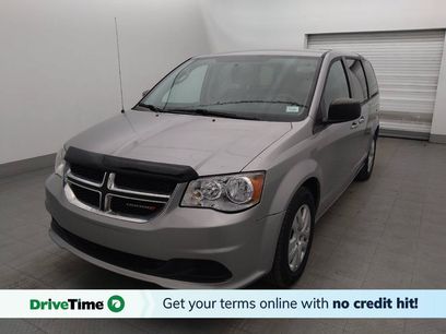 Used 2018 Dodge Grand Caravan SE w/ UConnect Hands-Free Group