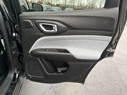 Used 2022 Jeep Compass Latitude w/ Sun and Sound Group image 25