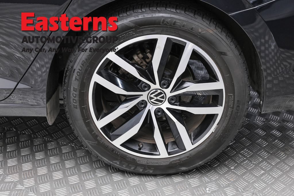 Used 2025 Volkswagen Jetta SE FWD image 10