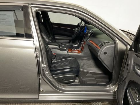Used 2012 Chrysler 300 Limited RWD image 34