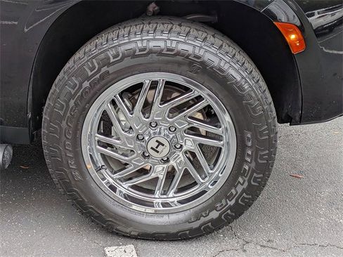 Used 2021 Chevrolet Tahoe Z71 w/ Luxury Package image 11