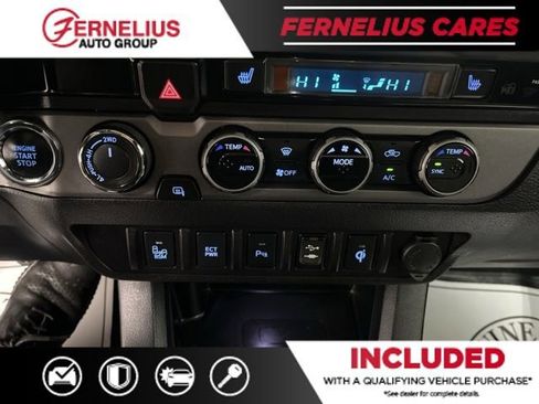 Used 2017 Toyota Tacoma TRD Sport image 40