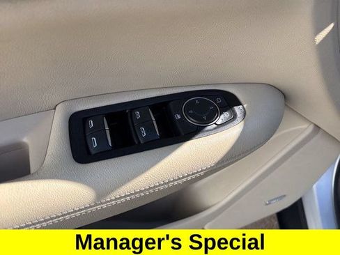 Used 2019 Cadillac XT5 FWD image 14