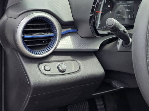 Used 2026 Chevrolet Trax LS w/ LS Convenience Package FWD image 20