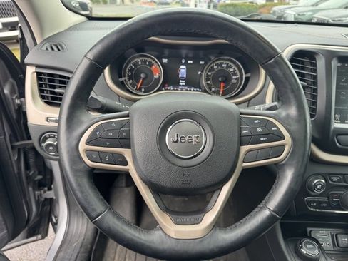 Used 2018 Jeep Cherokee Limited image 15