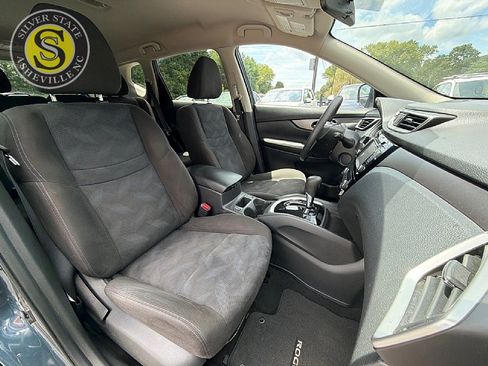Used 2015 Nissan Rogue SV w/ SV Premium Package AWD/4WD image 17