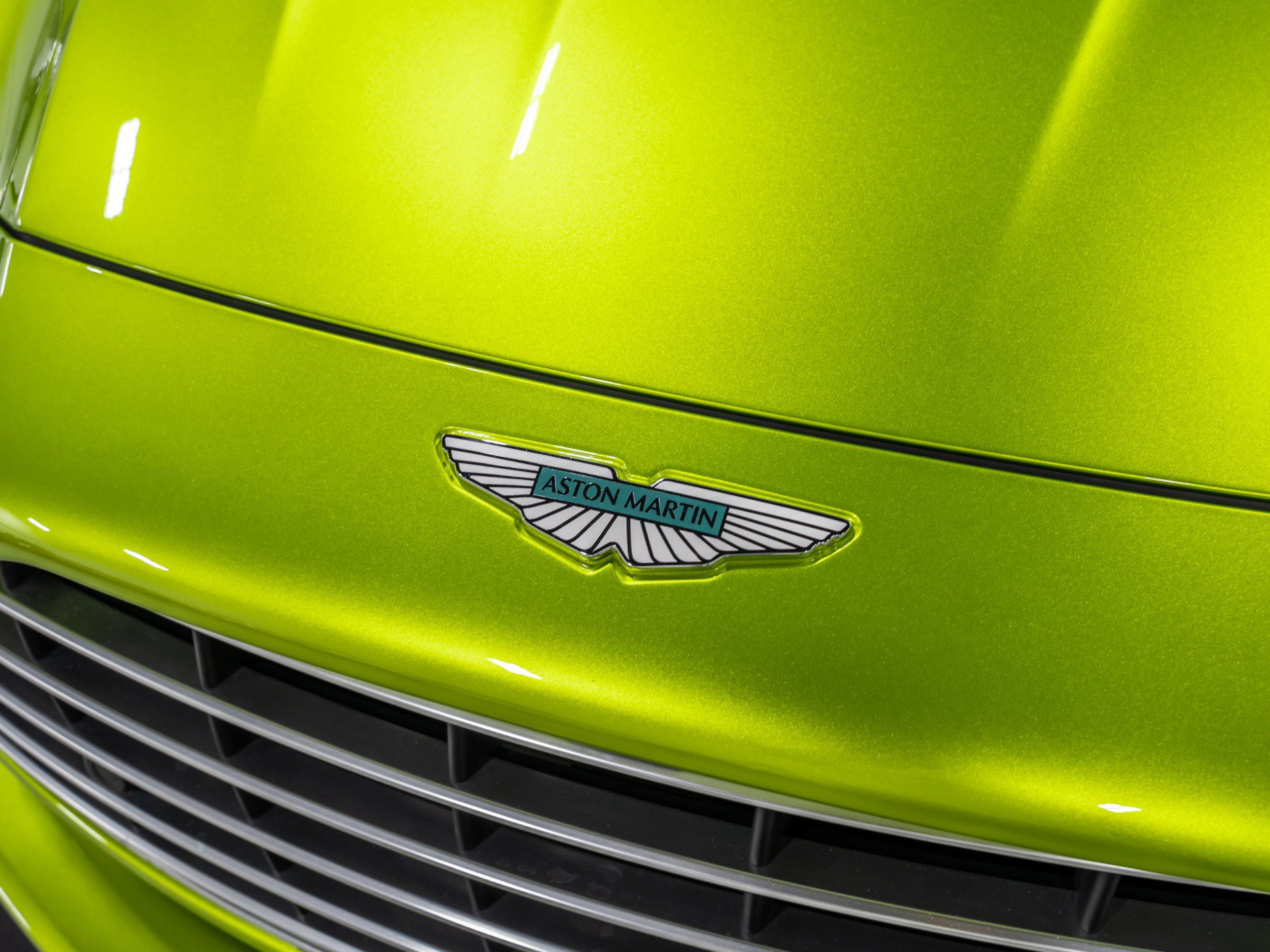 Used 2024 Aston Martin DB12 Coupe RWD image 15