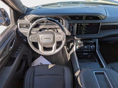 Used 2024 GMC Yukon XL Denali w/ Advanced Technology Package image 18