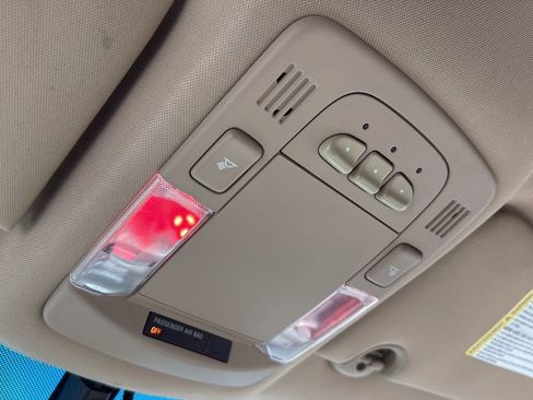 Used 2011 Buick Lucerne CXL w/ Driver Confidence Package FWD image 19