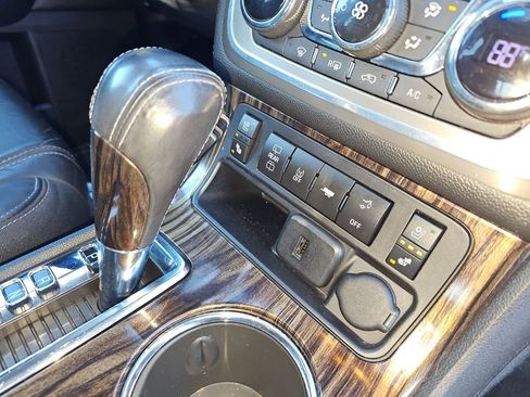 Used 2015 GMC Acadia Denali image 37