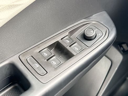 Certified 2024 Volkswagen Taos S FWD image 21