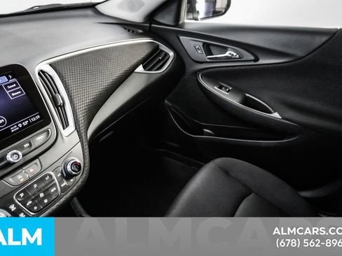 Used 2025 Buick Enclave Preferred image 42