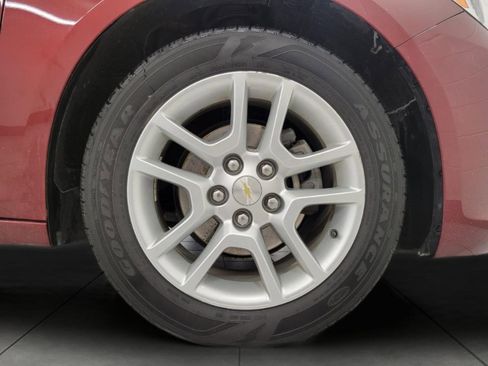 Used 2016 Chevrolet Malibu LT w/ Power Convenience Package image 3