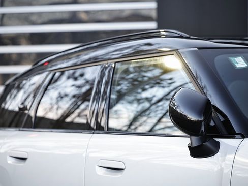 Used 2025 MINI Cooper Countryman S w/ Comfort Package Max image 3