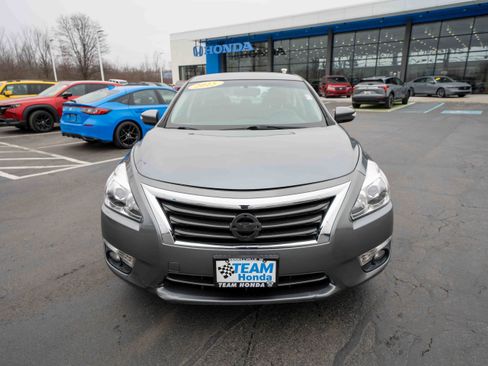 Used 2015 Nissan Altima 2.5 SV w/ Convenience Package image 2