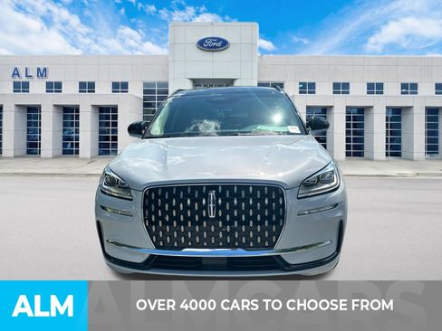 Used 2025 Lincoln Corsair Grand Touring AWD/4WD image 2