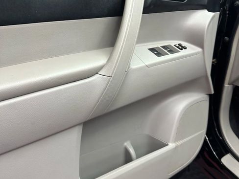 Used 2013 Toyota Highlander FWD image 9