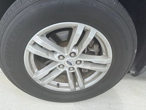 Used 2021 Ford Explorer XLT w/ Equipment Group 202A RWD image 5