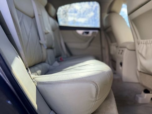 Used 2011 INFINITI FX35 2WD w/ Premium Pkg image 18