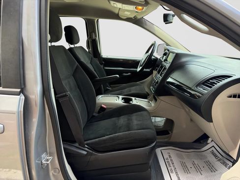 Used 2016 Dodge Grand Caravan SE w/ Quick Order Package 29E SE FWD image 22