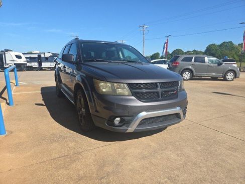 Used 2015 Dodge Journey Crossroad w/ Flexible Seating Group image 2