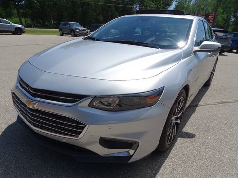 Used 2018 Chevrolet Malibu LT w/ Leather Package w/ True North Edition FWD image 7