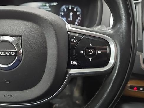Used 2022 Volvo XC90 T6 Momentum w/ Climate Package image 24