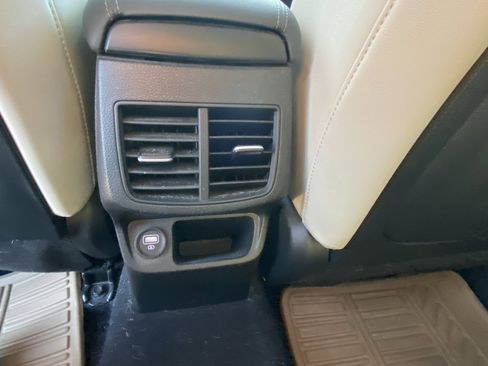 Certified 2021 Kia Seltos SX w/ SX Sunroof Package image 28