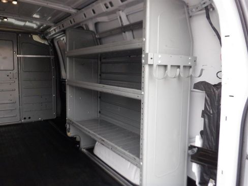 Used 2023 GMC Savana 2500 w/ Driver Convenience Package image 6