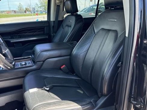 Used 2019 Ford Expedition Platinum AWD/4WD image 12