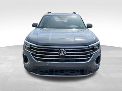 Used 2026 Volkswagen Atlas SE w/ Panoramic Sunroof Package FWD image 3