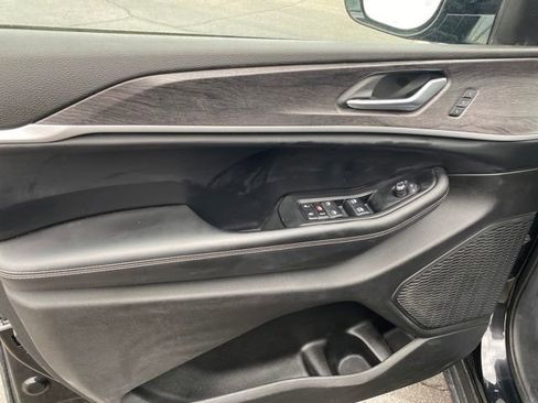 Used 2023 Jeep Grand Cherokee Limited image 14