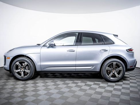 Certified 2023 Porsche Macan AWD/4WD image 2