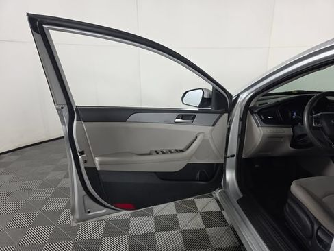Used 2019 Hyundai Sonata SE FWD image 19