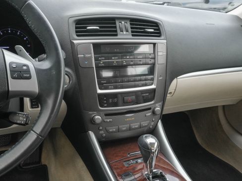 Used 2015 Lexus IS 250C RWD image 23