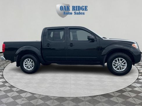 Used 2017 Nissan Frontier SV AWD/4WD image 4
