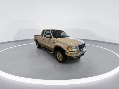 Used 2003 Ford F150 Lariat image 2