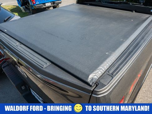 Used 2017 Ford F150 Lariat w/ Equipment Group 502A Luxury AWD/4WD image 8