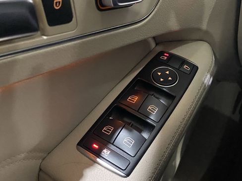 Used 2014 Mercedes-Benz E 350 Sedan image 9