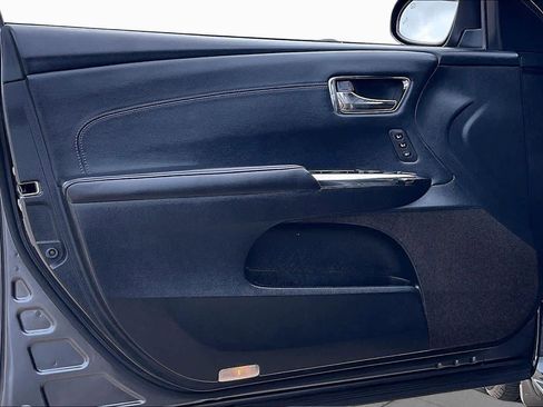 Used 2014 Toyota Avalon Limited w/ Technology Package FWD image 22
