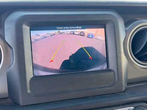 Used 2023 Jeep Wrangler Unlimited Sport AWD/4WD image 21